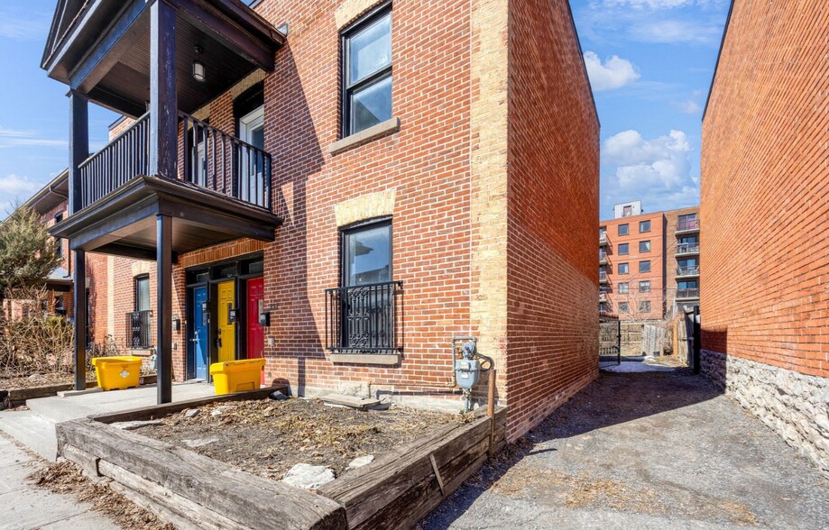 More Photos Of 335-337 St. Patrick St, Ottawa Apartments For Sale