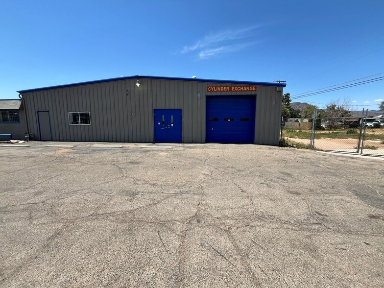 Primary Photo Of 2365 Northern Ave, Kingman Unknown For Lease