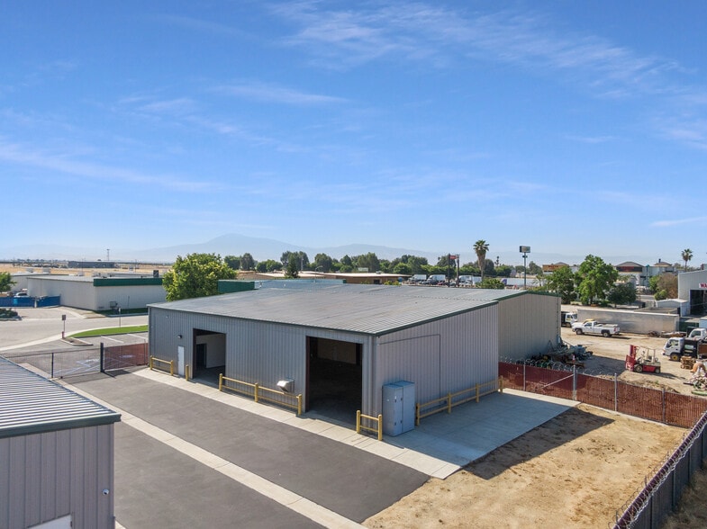 More Photos Of 138 Coremark Ct, Bakersfield Service For Lease