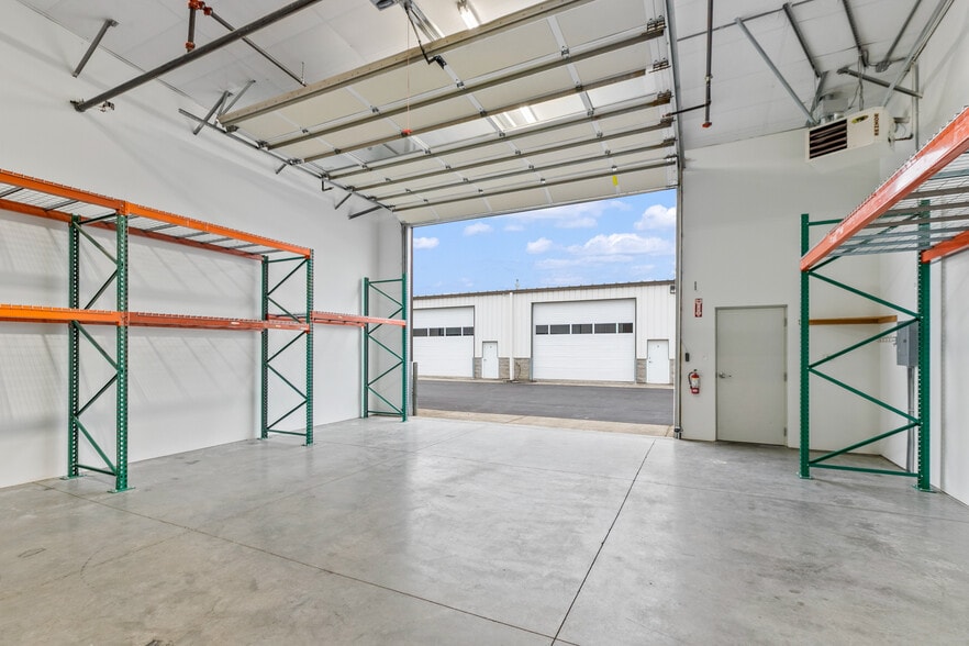 More Photos Of 1985 Alpine Way, Bellingham Warehouse For Sale