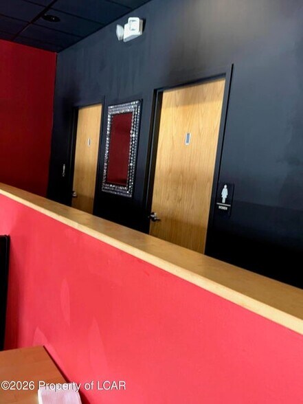More Photos Of 155 W Union St, Kingston Flex For Lease