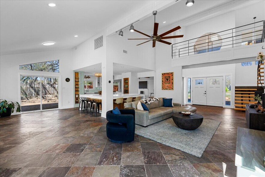 More Photos Of 14519 Fitzhugh Rd, Austin Specialty For Sale