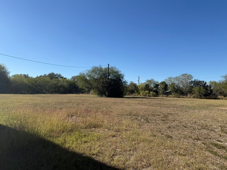 More Photos Of 1500 W Corpus Christi St, Beeville Freestanding For Sale