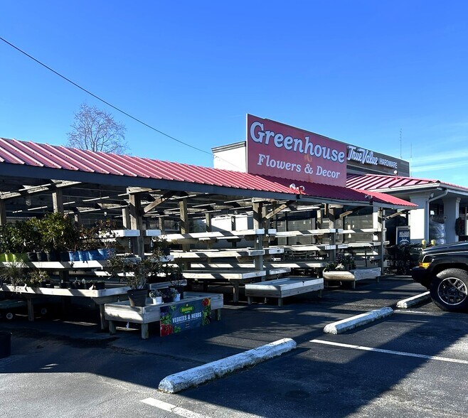 More Photos Of 469 N Main St, Kilmarnock Freestanding For Sale