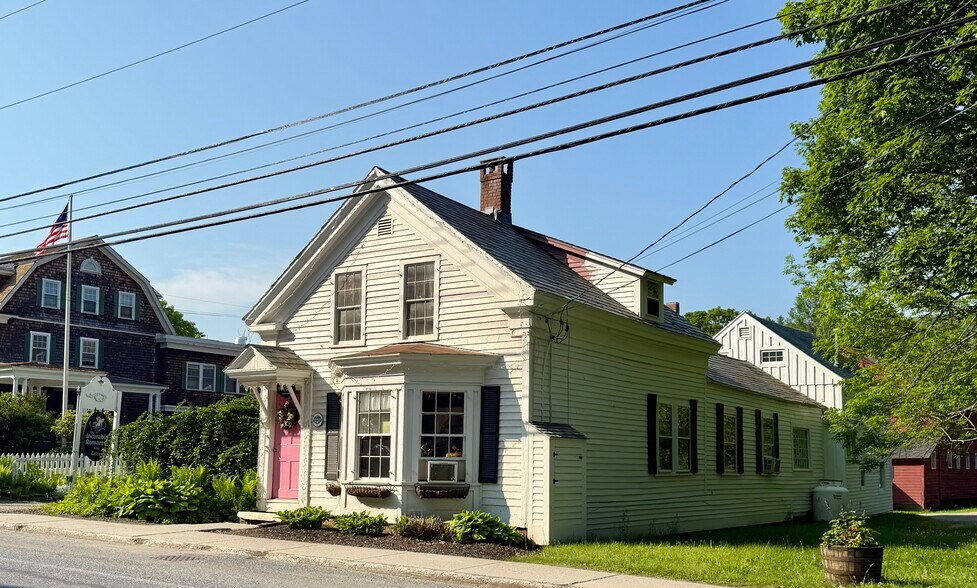 More Photos Of 16 West Main St, Wilmington General Retail For Sale