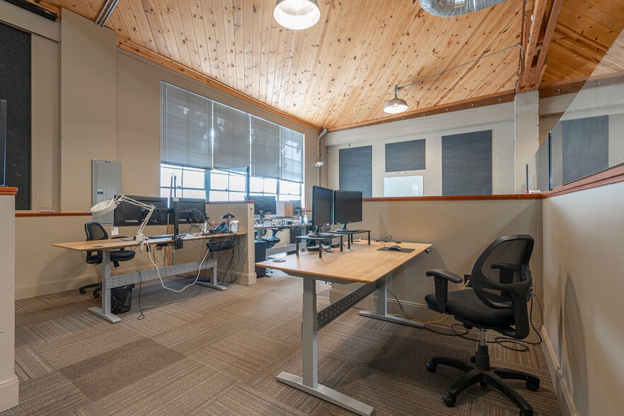 More Photos Of 1714 Broadway St, Vancouver Auto Repair For Lease