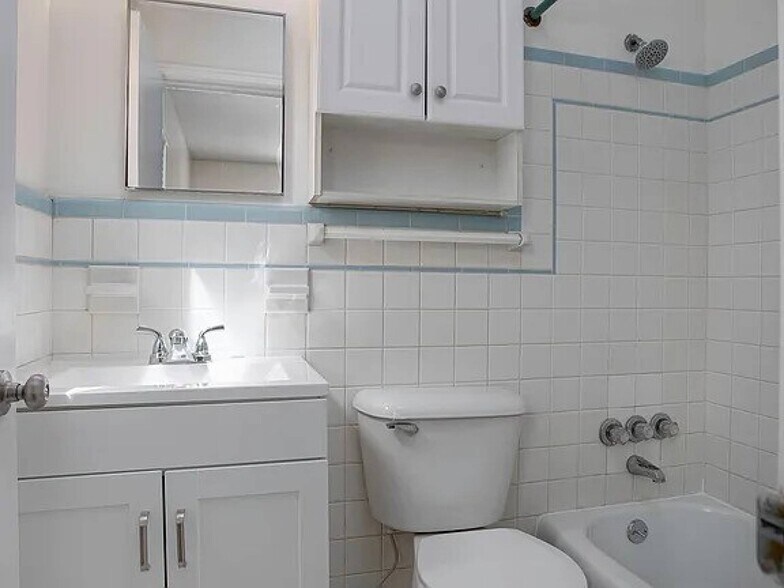 More Photos Of 1648 Alexandria Dr, Lexington Apartments For Sale