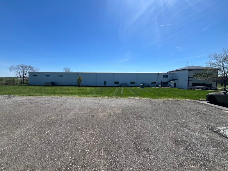 More Photos Of 851 Transport Dr, Valparaiso Flex For Sale