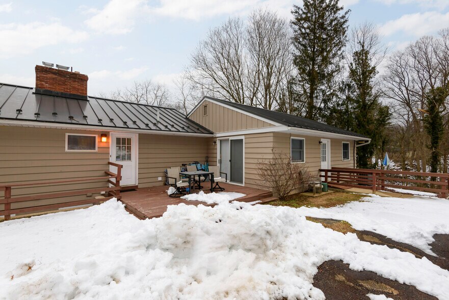 More Photos Of 166 Rosehill Ave, West Grove Multifamily For Sale