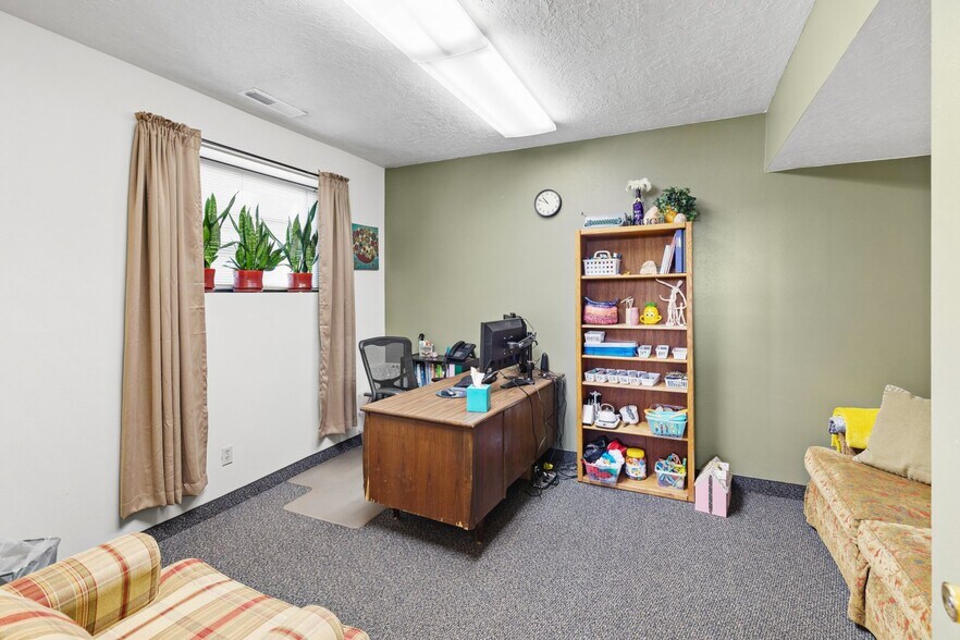 More Photos Of 255 S Main St, Richfield Office For Sale