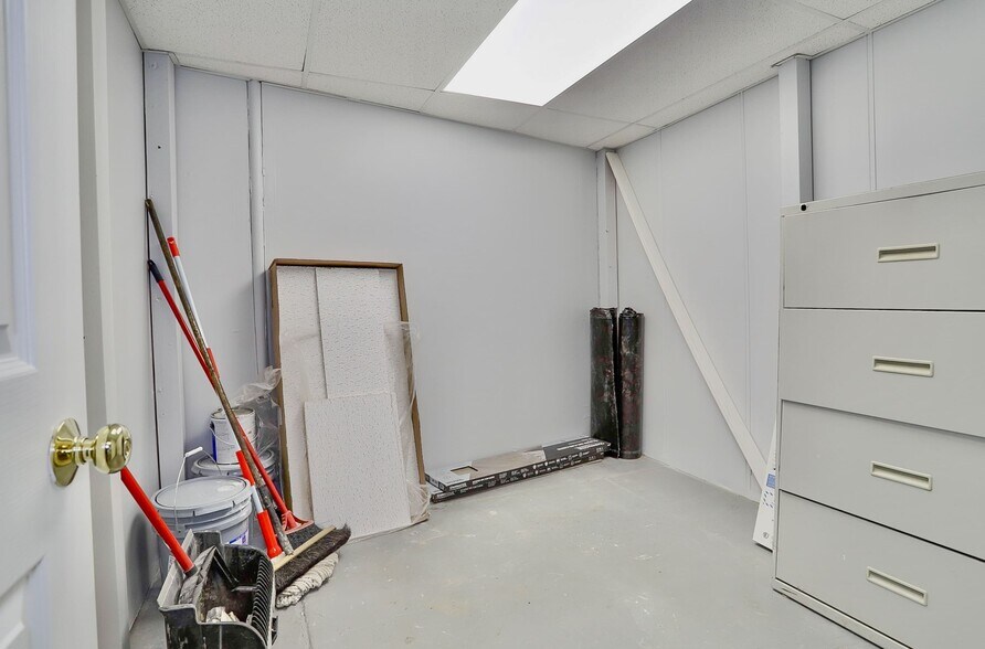 More Photos Of 980 Dehart Pl, Elizabeth Warehouse For Lease