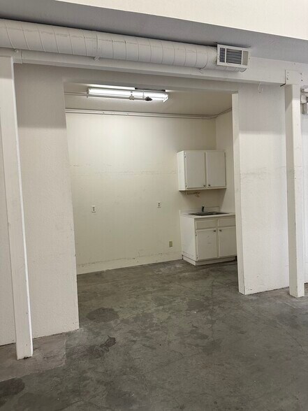 More Photos Of 919 S Fremont Ave, Alhambra Warehouse For Sale