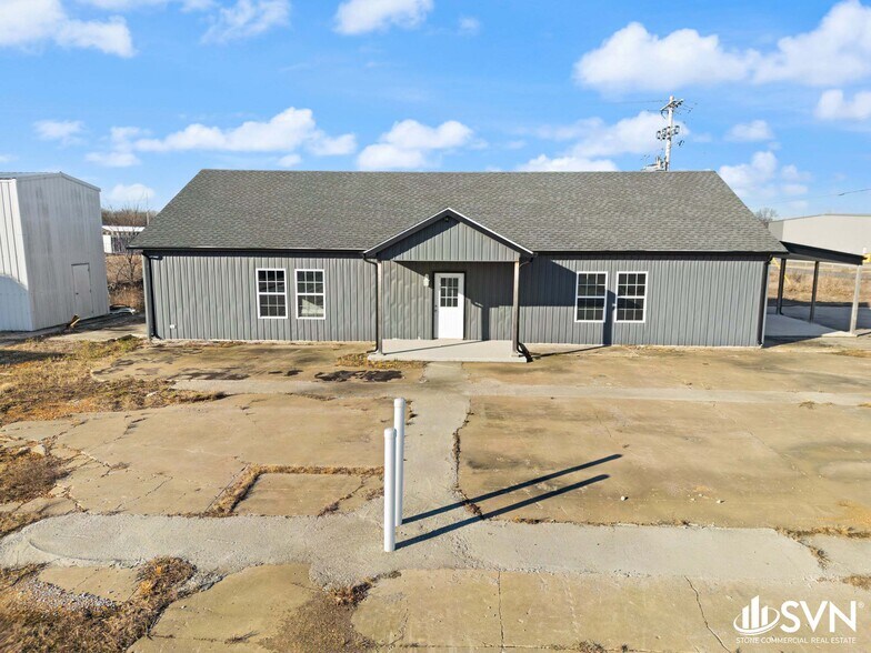 More Photos Of 300 Opportunity dr, Mayfield Warehouse For Sale