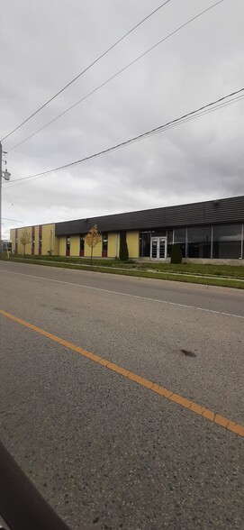 More Photos Of 510 First St, London Warehouse For Lease