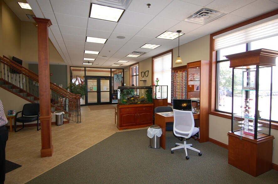 More Photos Of 640 Highway 1 W, Iowa City Office For Sale
