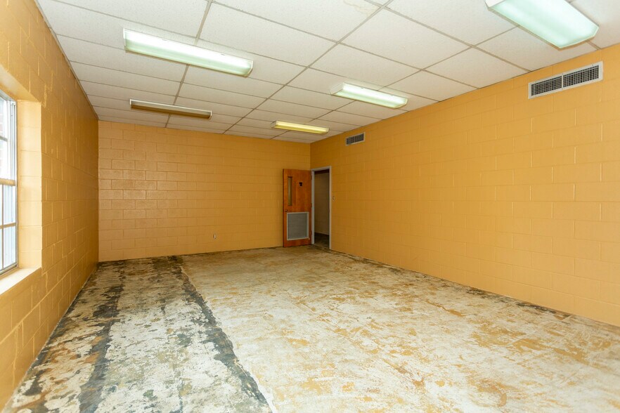 More Photos Of 2001 Avenue Z, Birmingham Religious Facility For Sale