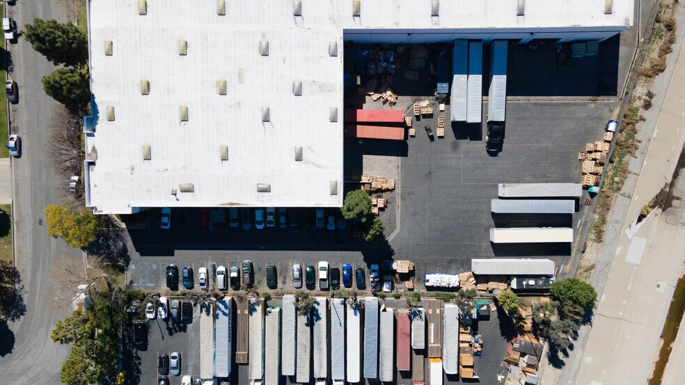 More Photos Of 13545-13565 Larwin Cir, Santa Fe Springs Warehouse For Lease