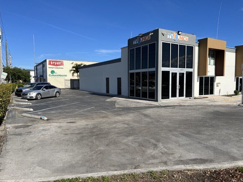 More Photos Of 5701-5731 NW 74th Ave, Miami Warehouse For Lease