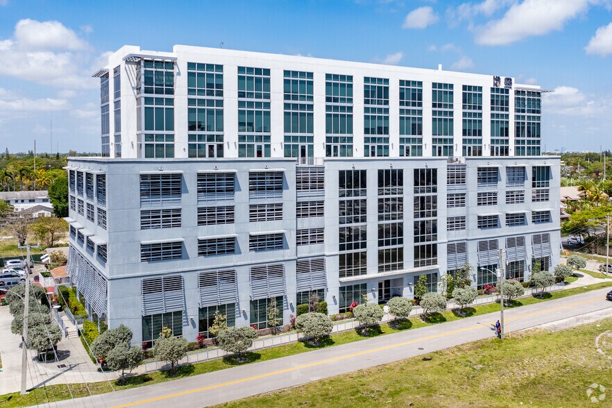 More Photos Of 800 SE 4th Ave, Hallandale Beach Office For Lease