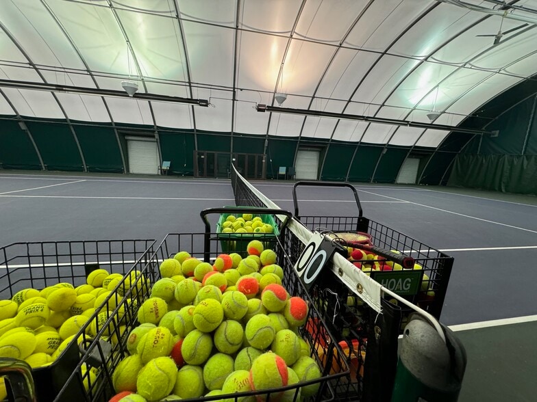 More Photos Of 80 Commercial Way, Springboro Sports And Entertainment For Sale