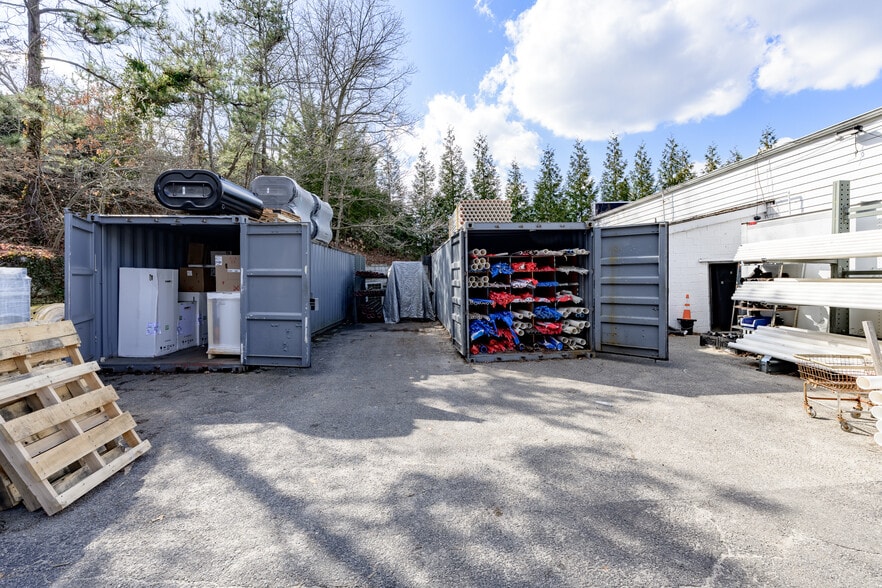 More Photos Of 1090 W Jericho Tpke, Commack Storefront Retail Office For Sale