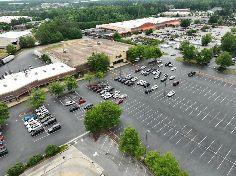 More Photos Of 665 Fairview Rd, Simpsonville Storefront For Lease