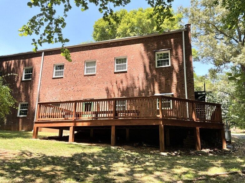 More Photos Of 3713 Richfield Rd, Greensboro Religious Facility For Lease