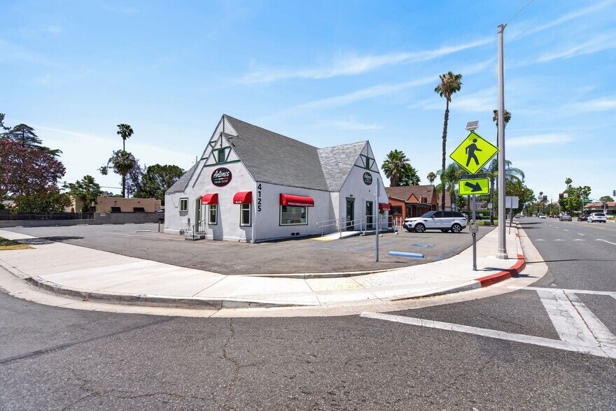 More Photos Of 4125 Sunnyside Dr, Riverside Restaurant For Lease