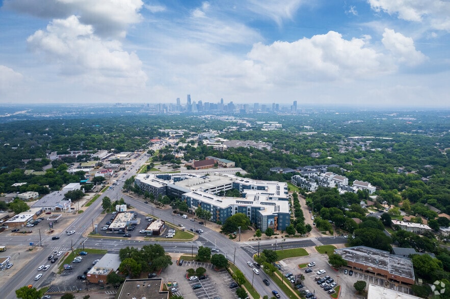 More Photos Of 2717 S Lamar Blvd, Austin Apartments For Lease