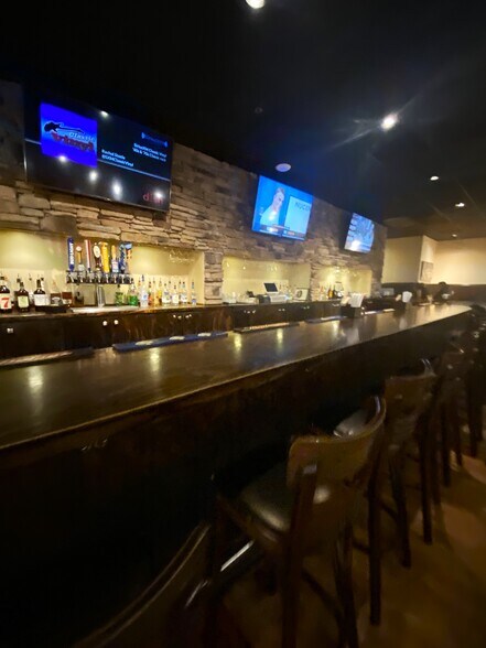 More Photos Of 612 Wilson Rd, Newberry General Retail For Sale