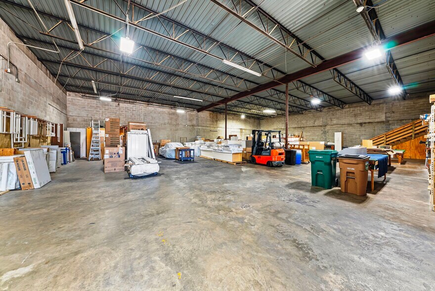 More Photos Of 2330 Bruner Ln, Fort Myers Warehouse For Sale