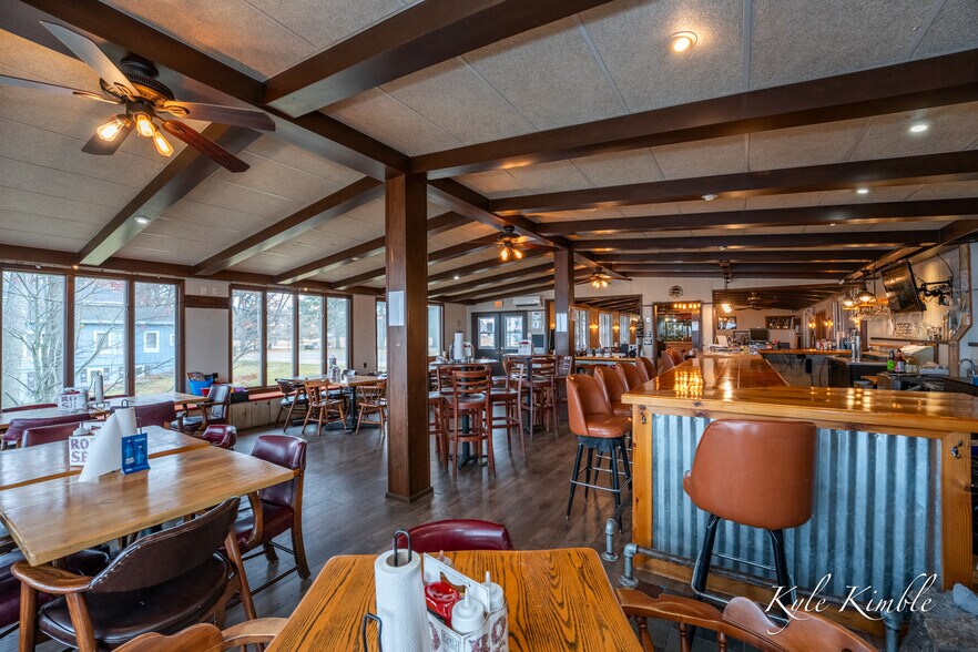 More Photos Of 104 W Houghton Lake Dr, Prudenville Hotel For Sale