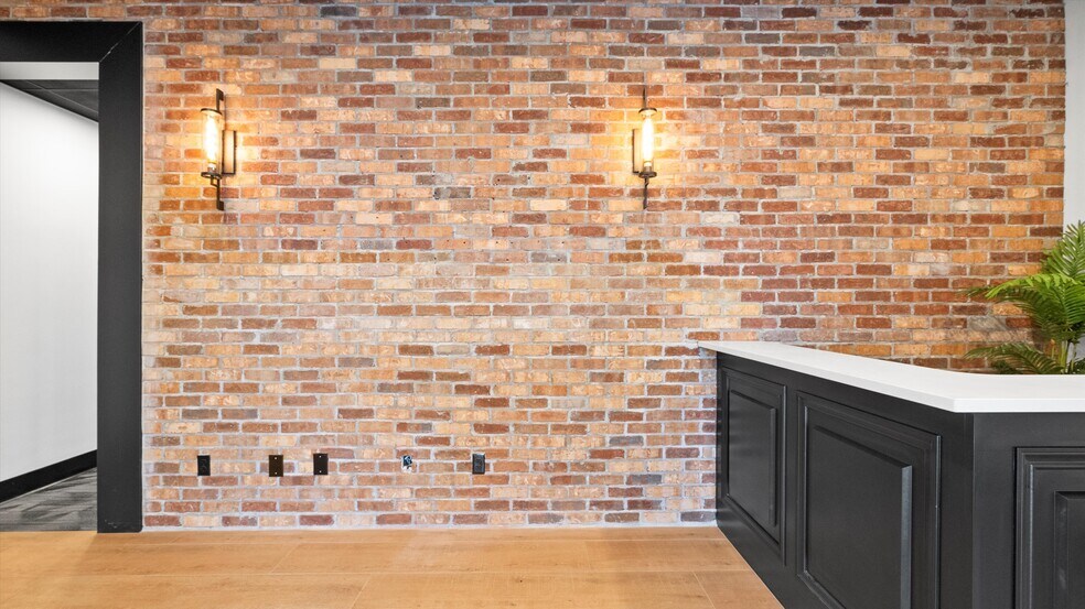 More Photos Of 5808 Bedford St, Pasco Office For Sale