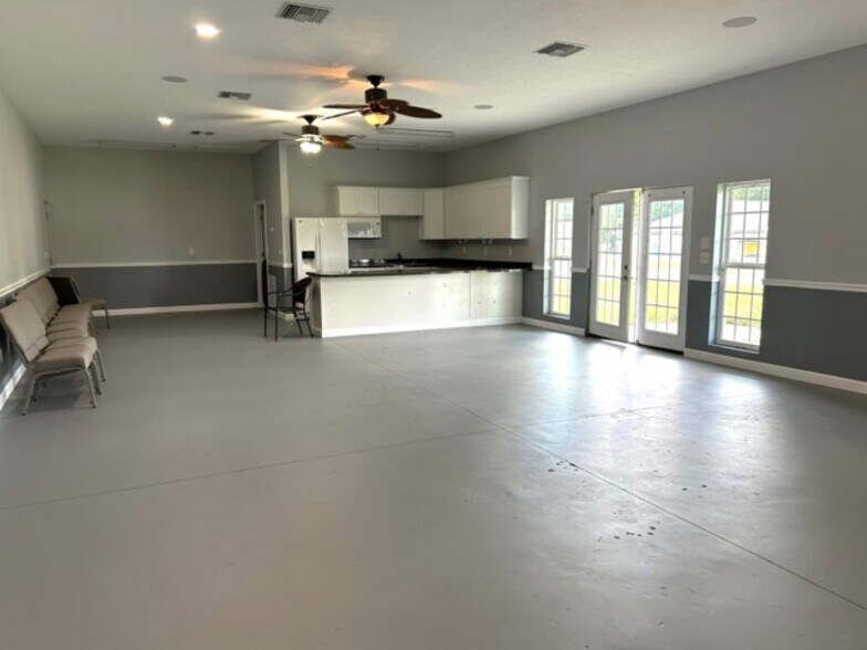 More Photos Of 370 SE Craig Ave, Lake City Office For Sale