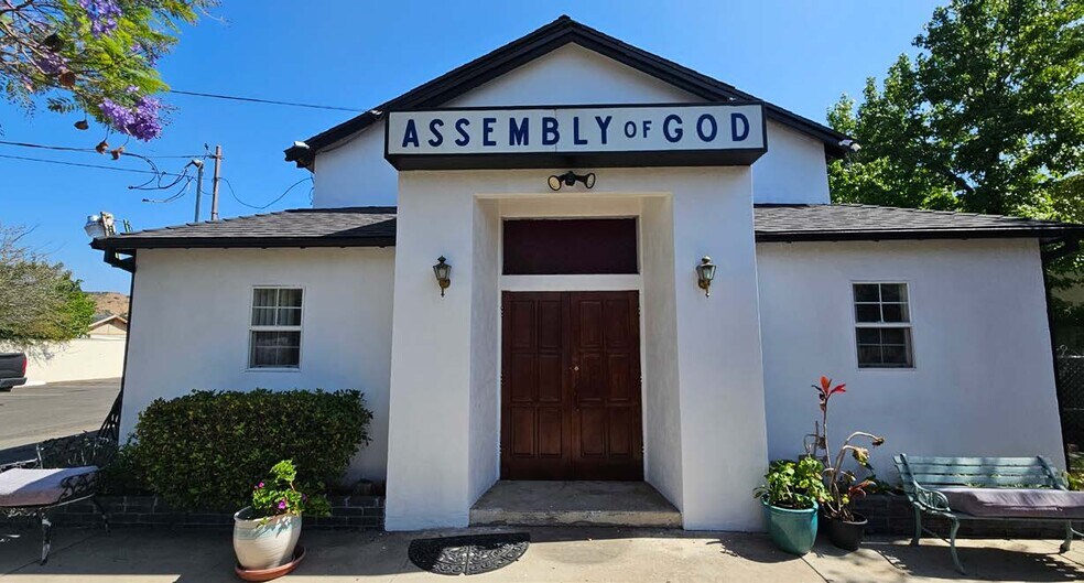Primary Photo Of 10844 Tuxford Pl, Sun Valley Religious Facility For Lease
