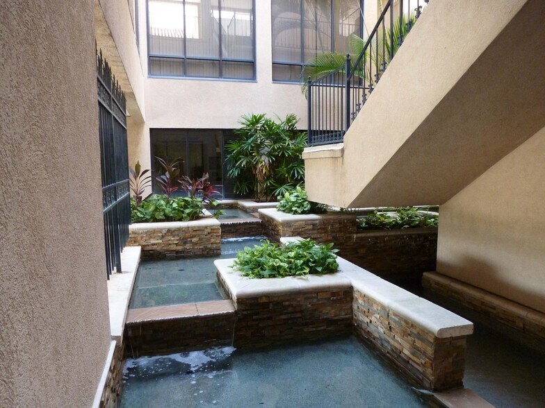 More Photos Of 7575 Dr Phillips Blvd, Orlando Office For Lease