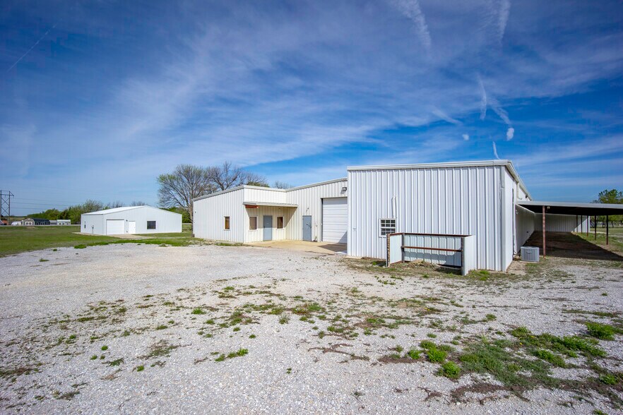 More Photos Of 6121 Highway 177, Shawnee Warehouse For Lease
