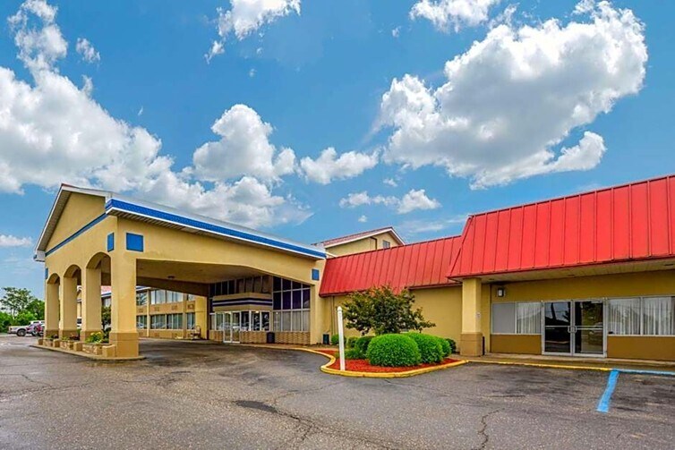 Primary Photo Of 87 Jenkins Ln, Triadelphia Hotel For Sale