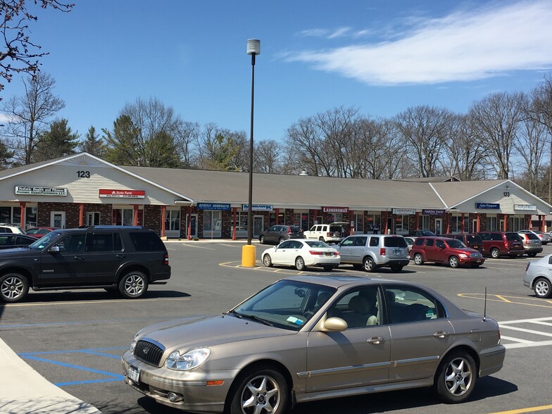 More Photos Of 123 Saratoga Rd, Schenectady Unknown For Lease