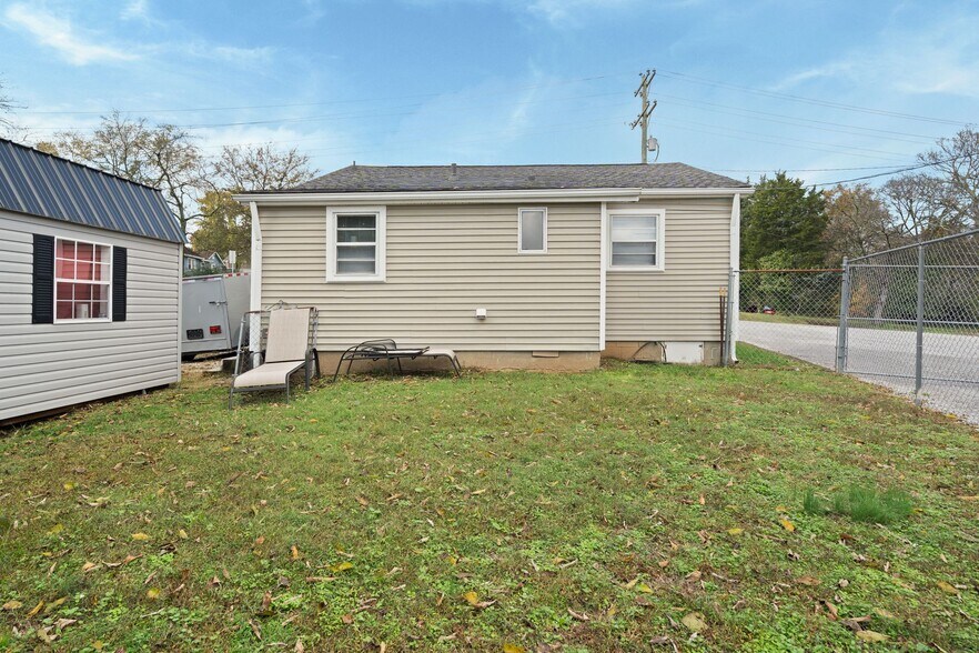 More Photos Of 201 Graves Rd, Goodlettsville Office For Sale