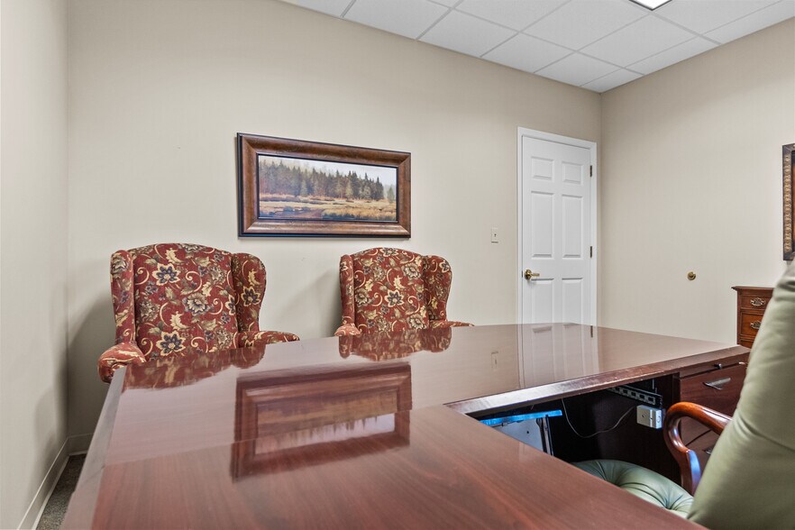 More Photos Of 239 Cedric St, Leesburg Office For Sale