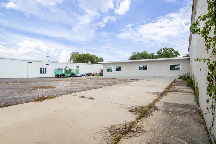 More Photos Of 3284 Morris St, Saint Petersburg Warehouse For Lease