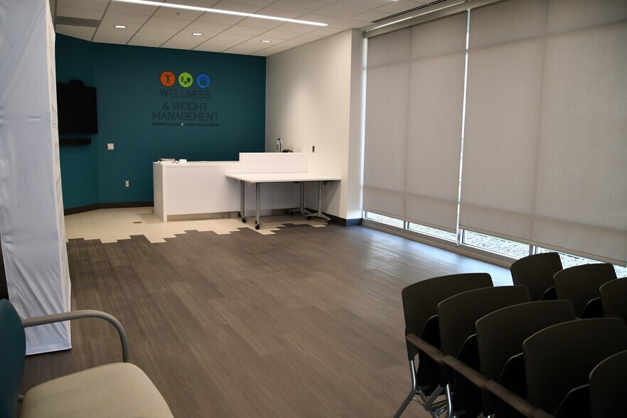 More Photos Of 231 W Day Rd, Mishawaka Freestanding For Sale