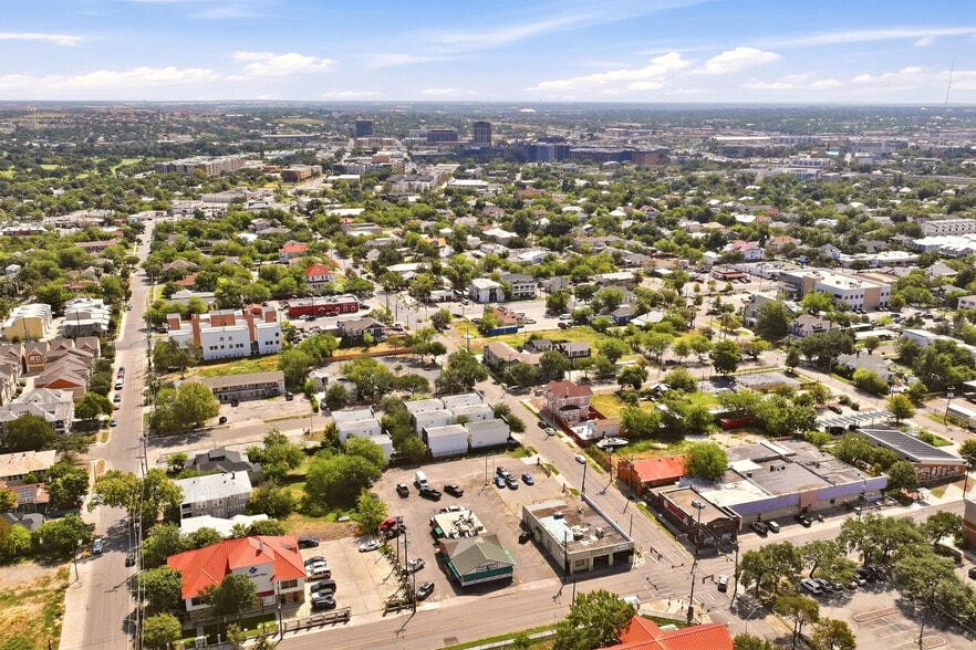 More Photos Of 1900 N Main Ave, San Antonio Storefront For Lease