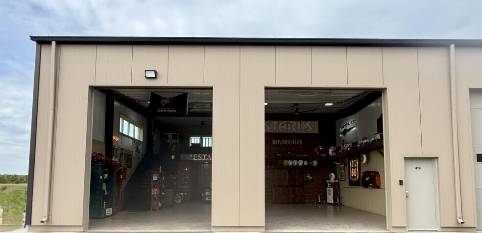 More Photos Of 663 Valerie Ave, Hudson Self Storage For Sale