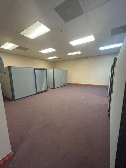 More Photos Of 28294-28310 Constellation Rd, Valencia Light Distribution For Sale