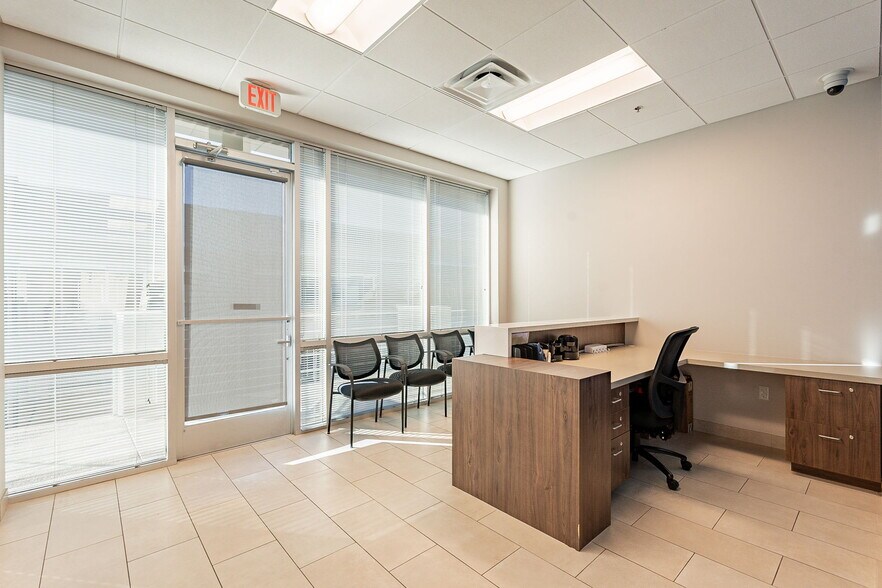 More Photos Of 1095 W Rio Salado Pky, Tempe Loft Creative Space For Sale