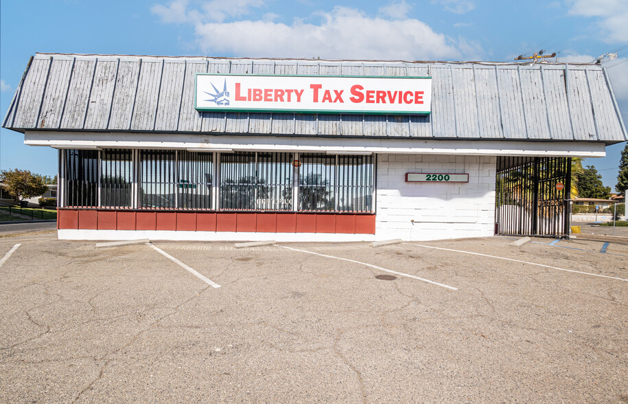 Primary Photo Of 2200 Columbus St, Bakersfield Freestanding For Sale