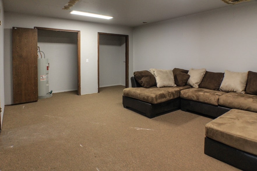 More Photos Of 6001 Nw Expressway, Oklahoma City Office For Sale