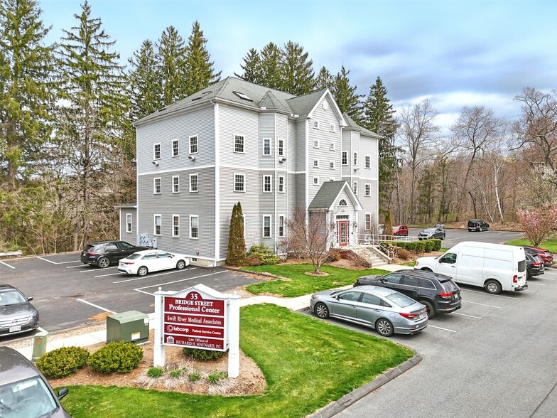 More Photos Of 35 Bridge St, Belchertown Office For Sale